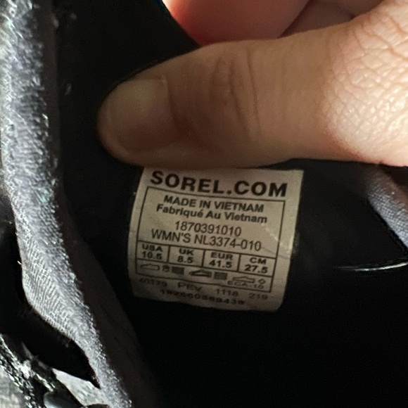Sorel women’s Tennis shoes. Size 10.5 black! - Picture 6 of 6